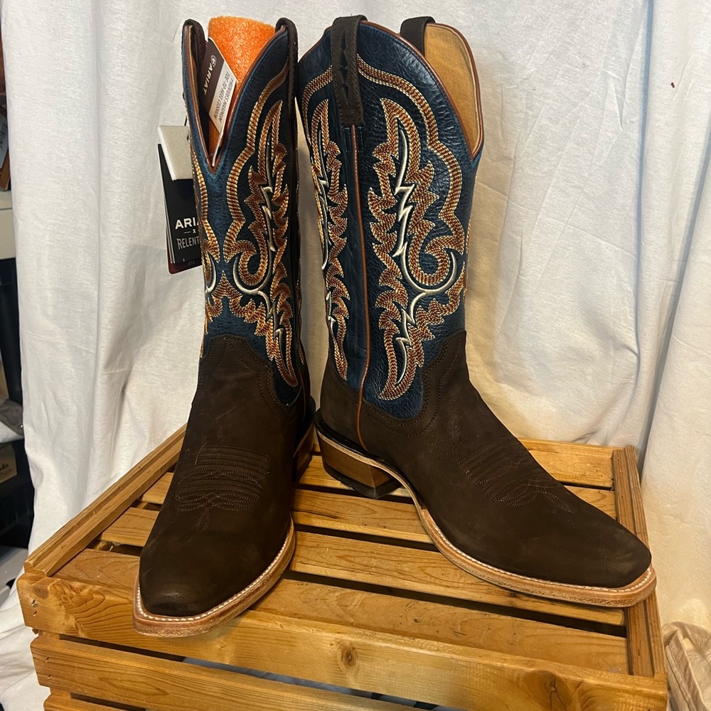 NEW! Ariat Futurity Relentless Men's Brown/Teal Suede/Leather Western Boots. 12D